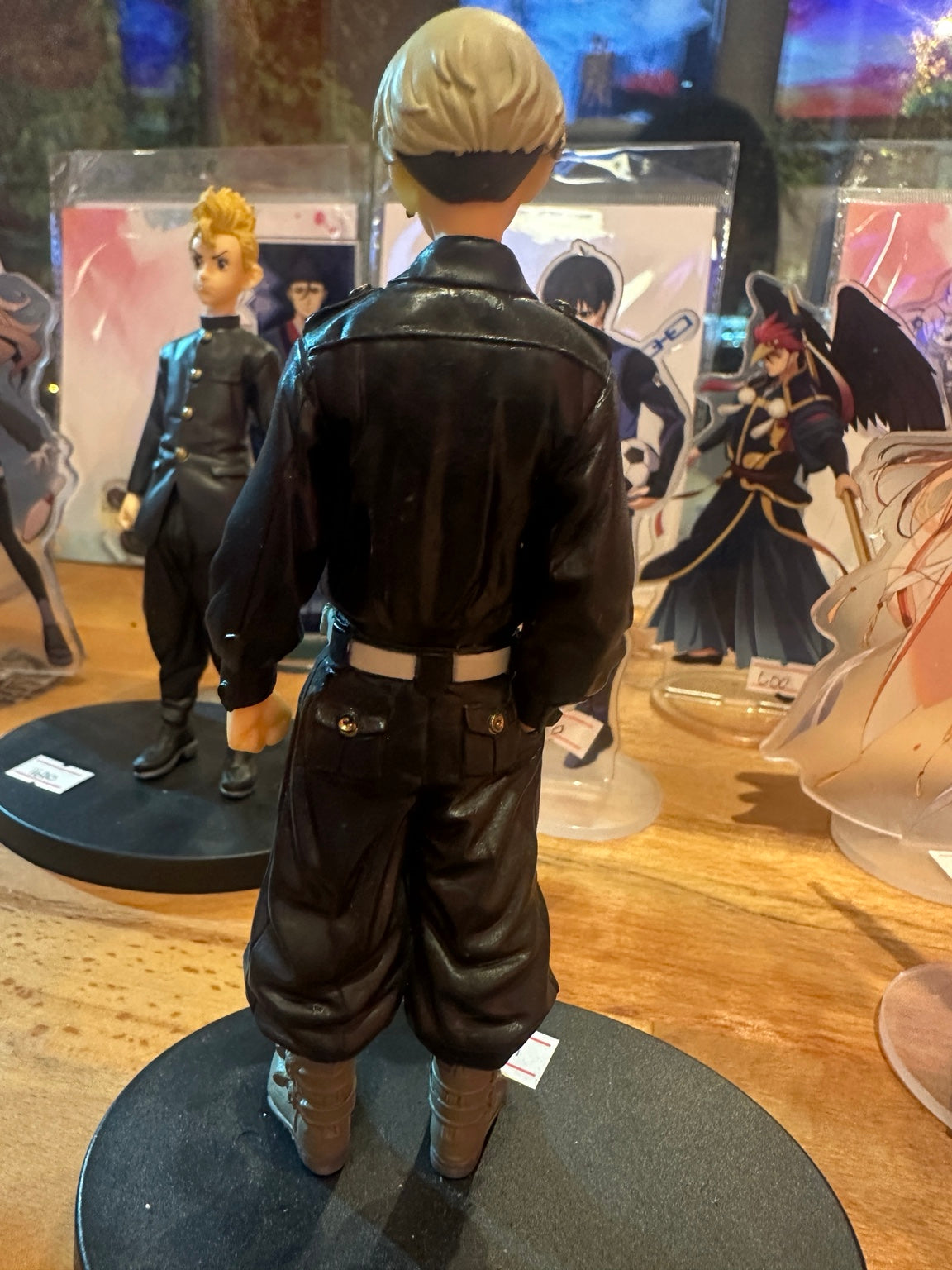 Chifuyu Matsuno figure back view