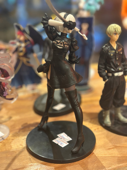 NieR Automata 2B figura – prednji pogled